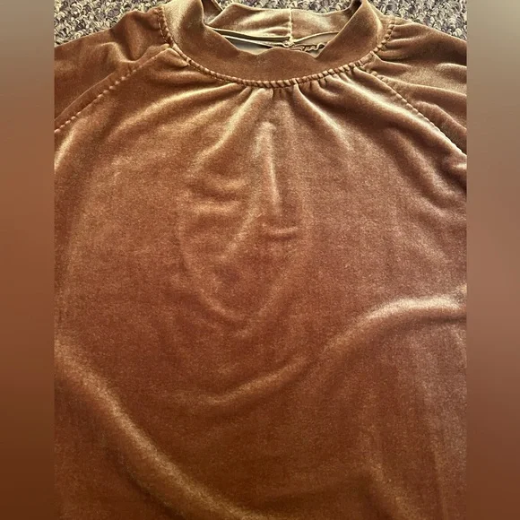 Set of Two Hand Sewn Velvet Tops - Sz Small - Picture 9 of 12